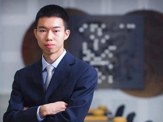 伊藤雄彦满面骇然的脱口道：那帮忍者是受何人指使？。
